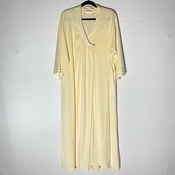 Vintage Conrad Elegant Cream Velvety Nightgown Housecoat Robe L - Picture 16 of 16
